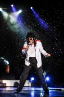 Dynamic Michael Jackson Live Performance